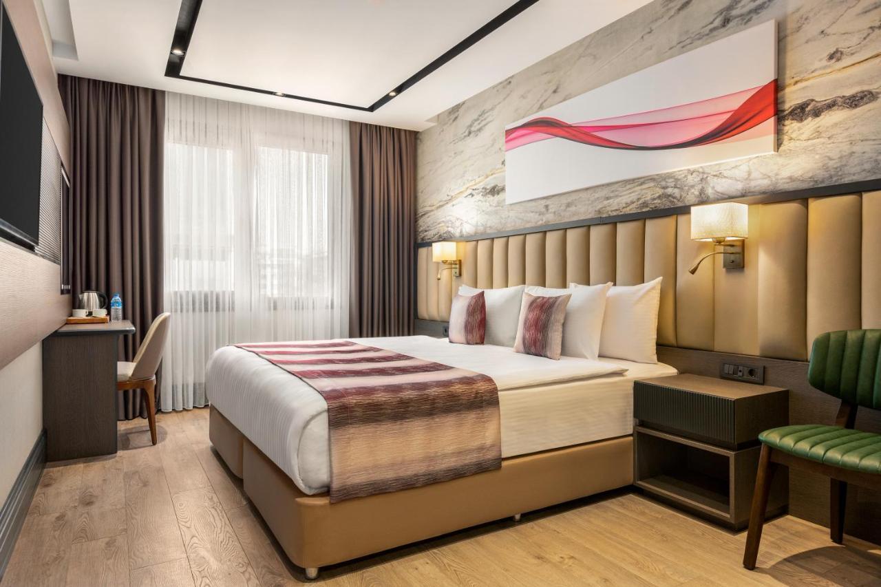 Hotel Ramada By Wyndham Istanbul Umraniye Exteriér fotografie