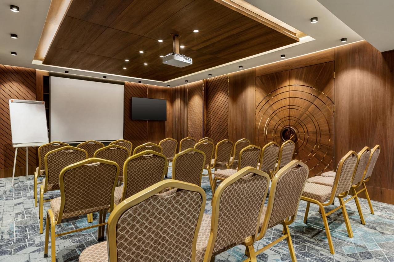 Hotel Ramada By Wyndham Istanbul Umraniye Exteriér fotografie