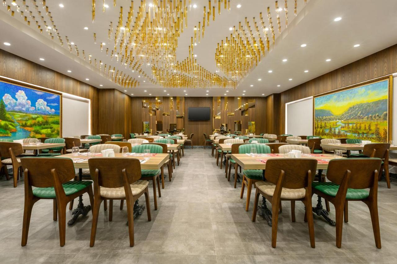 Hotel Ramada By Wyndham Istanbul Umraniye Exteriér fotografie