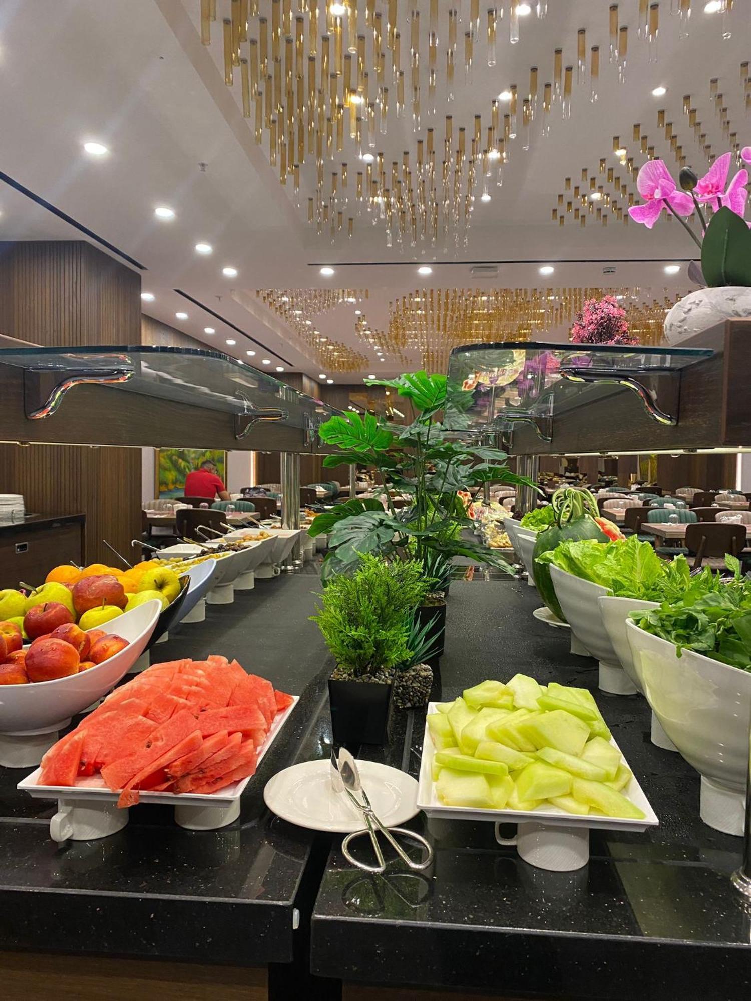 Hotel Ramada By Wyndham Istanbul Umraniye Exteriér fotografie