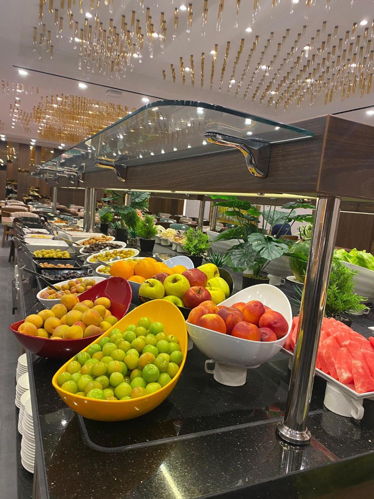 Hotel Ramada By Wyndham Istanbul Umraniye Exteriér fotografie
